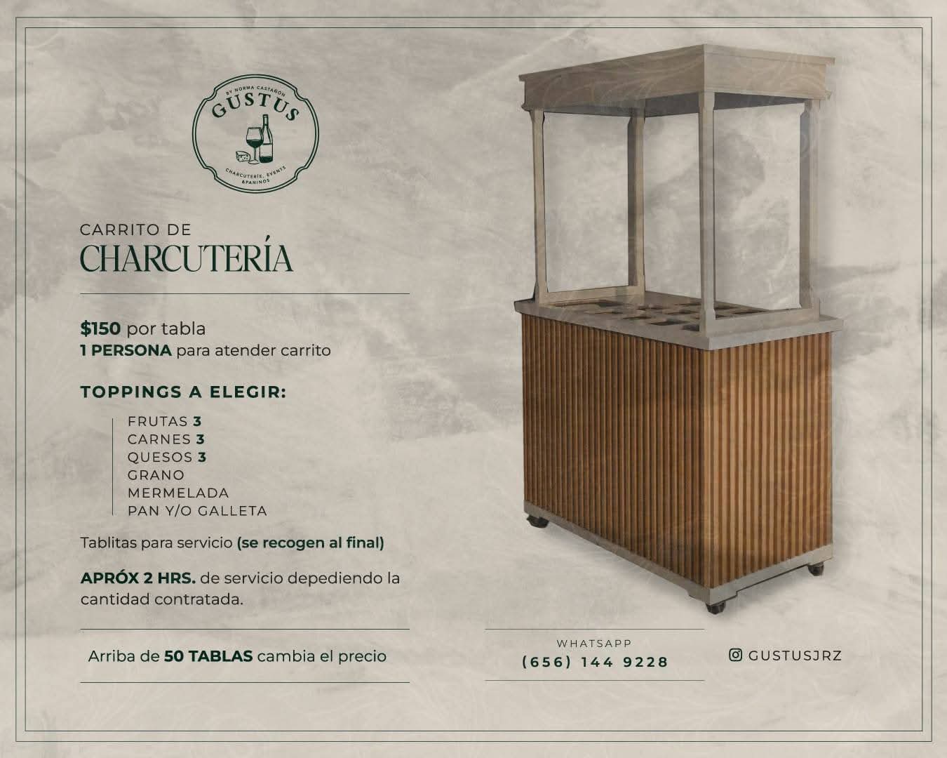 Catering Gustus en evento corporativo en Ciudad Juárez: tabla editorial de quesos, embutidos y vinos.